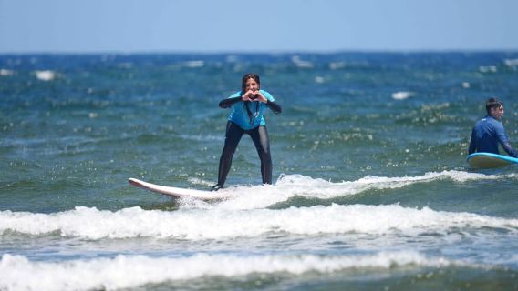 Corralejo: 4-Hour Surfing Lesson with Gear Included and Snack