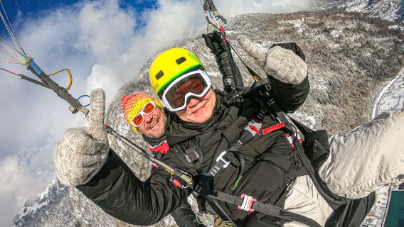 Interlaken: Experience tandem paragliding with the "Golden Eagle" pilot