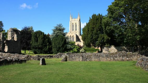 Bury St Edmunds Highlights Tur Audio: Landmark Bersejarah dan Situs Warisan