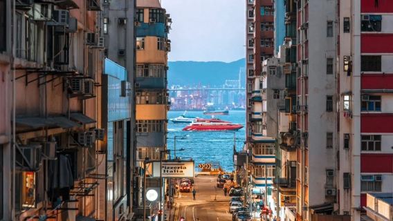 【贈上網卡·45人內品質純玩團】香港一日遊+太平山頂+維港夜景