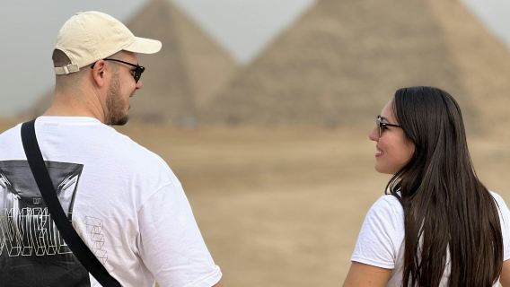 Giza Pyramids and Great Sphinx: Private Guided Tour