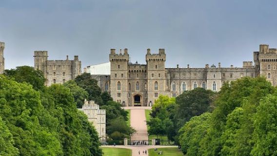 Windsor Castle half-day trip from London with entrance tickets