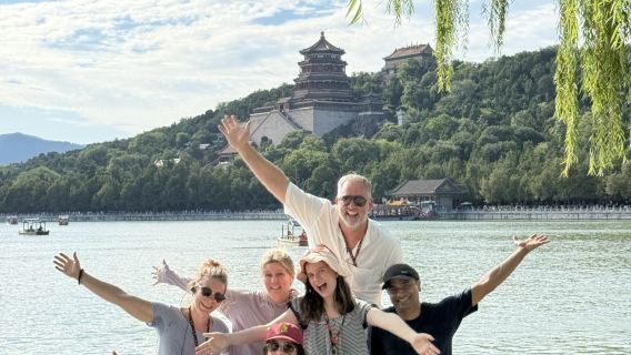 Tour đi bộ tham quan Cung điện mùa hè “Serene Escape” (3 giờ)