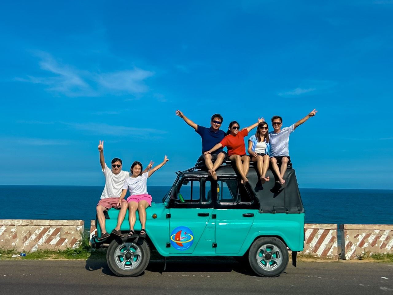 Mui Ne Jeep Adventure: Explore Sand Dunes with a Local Expert Guide