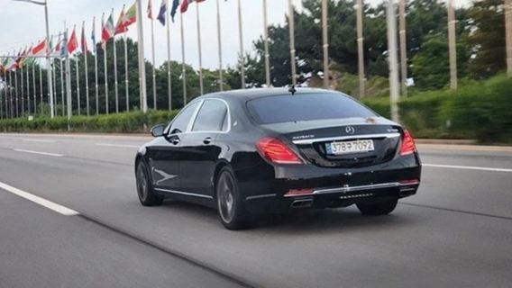 Luxury private tour of Maybach, Seoul (airport/hotel transfer)