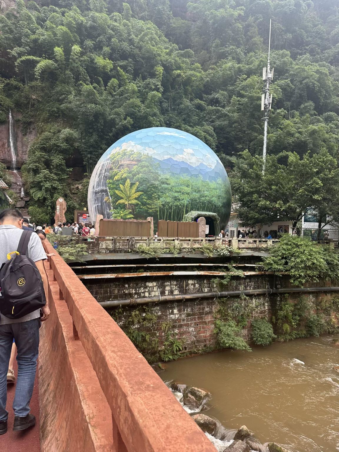 Tour di un giorno a Chishui Danxia, Bing'an Town, Yanziyan e la Grande Cascata a Zunyi, Guizhou con servizio in cinese e inglese