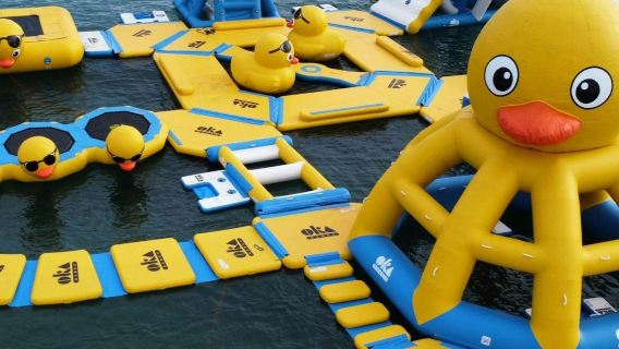 Salou: Experiencia en Parque Acuático Inflable
