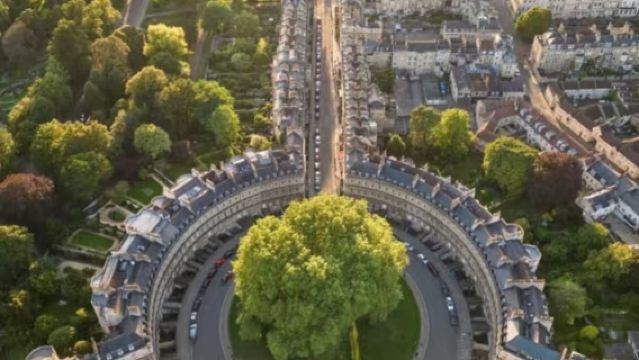 英國倫敦周邊【巴斯+羅馬浴場】中文包車十小時一日遊