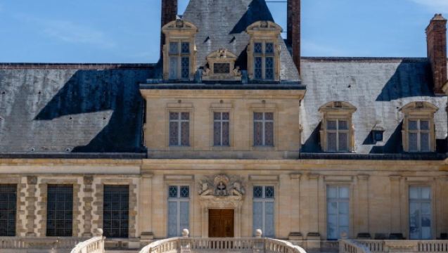 Sewaan peribadi Paris pergi-balik [Istana Diraja Fontainebleau + Seni Barbizon + Rahsia Hutan] tidak termasuk tiket