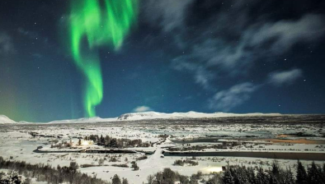 Now is the perfect time to chase the northern lights | Reykjavik northern lights bus tour