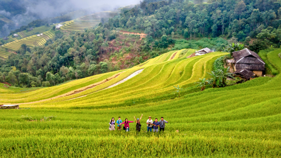 Y Linh Hon, Lao Chain ja Ta Vanin kylien vaellusretki Sa Pasta