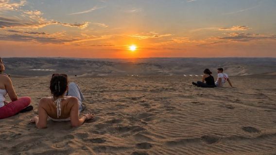 Huacachina : Expérience en buggy, dunes et coucher de soleil dans le désert