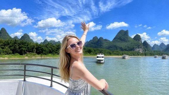 Guilin Yangshuo Li River Four-Star Cruise Half-Day Tour: Optional English-speaking driver service + Hotel pick-up and transfer to the pier + 4-hour cruise experience + Buffet lunch on board + Cruise to view the 20-yuan RMB note backdrop and Nine Horses Mountain.