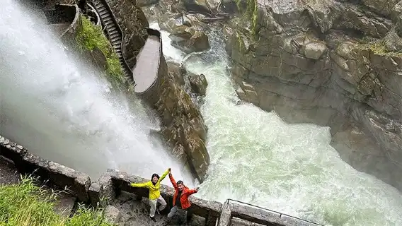 From Quito: Baños Tour - Entrances and Lunch included