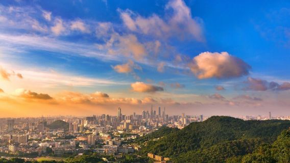 Guangzhou Private Day Tour of Baiyun Mountain, Liurong Temple, Haixinsha
