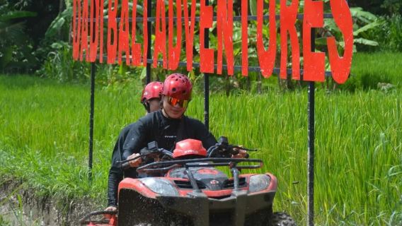 Paseo en todoterreno en Ubud con DADI Bali Adventures