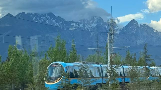 玉龍雪山金頂日出之旅（外籍遊客專用私家車）