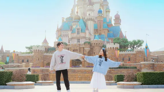 Hong Kong travel photography[Disney Photo Shoot | Includes Photographer's Ticket + All Digital Photos + Full Color Grading + 2-Day Photo Delivery | Snapro]