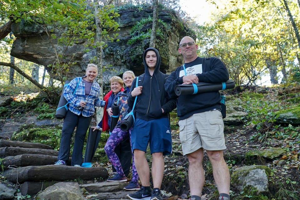 แอชวิลล์: โยคะบนเส้นทางเดินป่าบนภูเขา