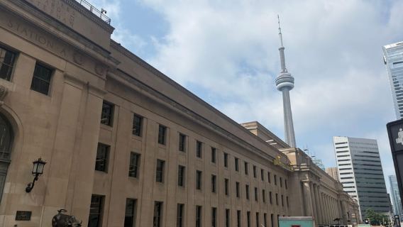 Toronto: Casual Tour by Land, Sky and Sea