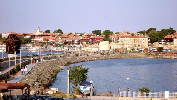 Nessebar: Tour audioguidato di Nessebar + visita alla cantina