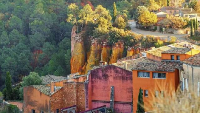 France Provence - Avignon round-trip - One-day art tour of surrounding towns