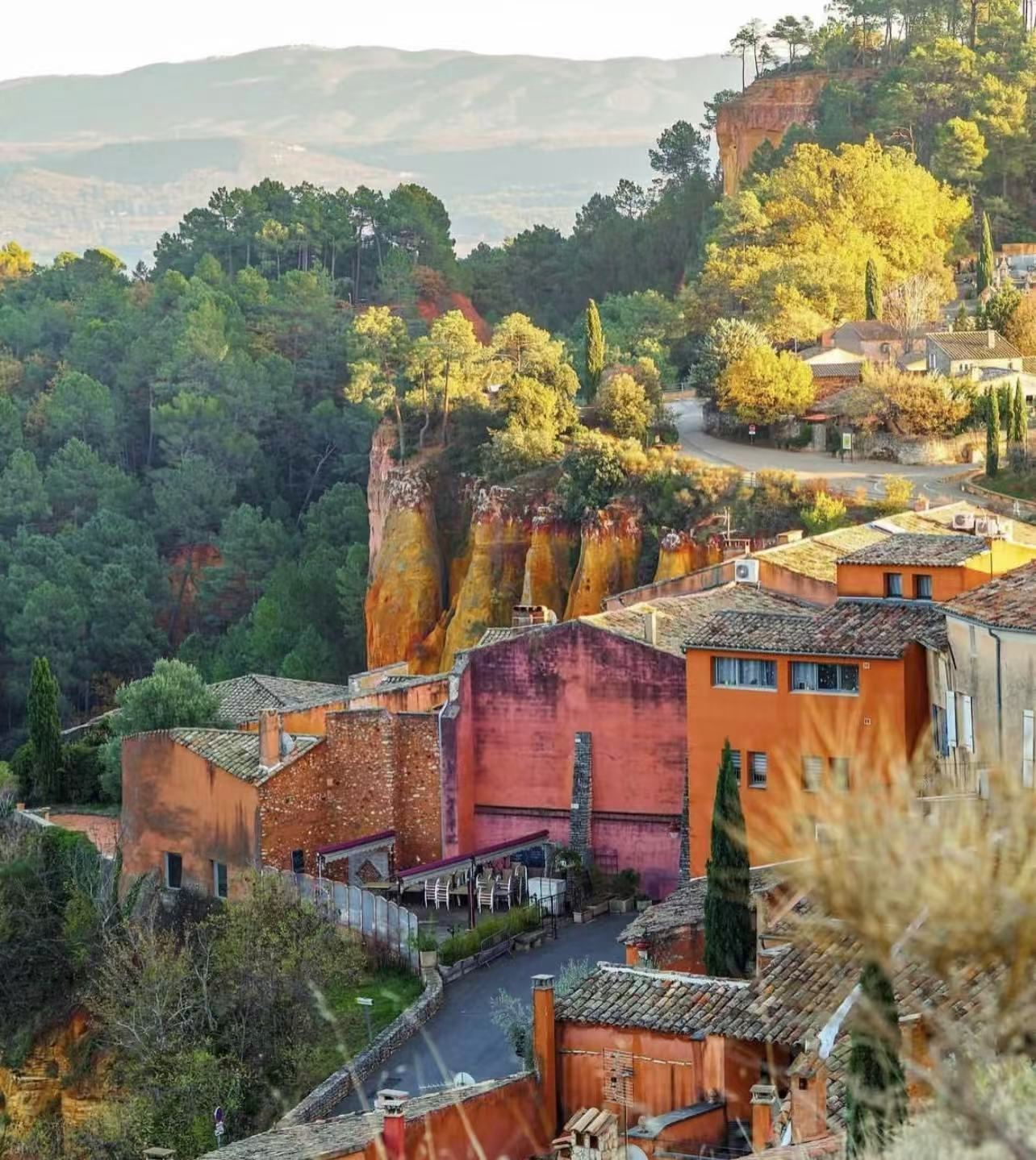 法國普羅旺斯-阿維尼翁來回-周邊小鎮一日藝術之旅