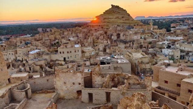 埃及錫瓦亡靈山+阿蒙神廟+鹽湖+沙利堡【中文包車】