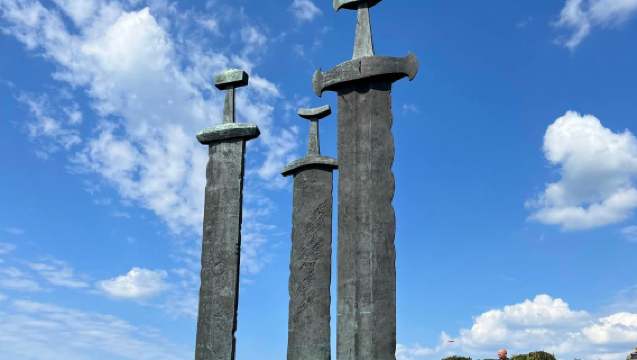 挪威斯塔萬格-佈道石-呂瑟峽灣-巨劍紀念碑【中文包車自由行】