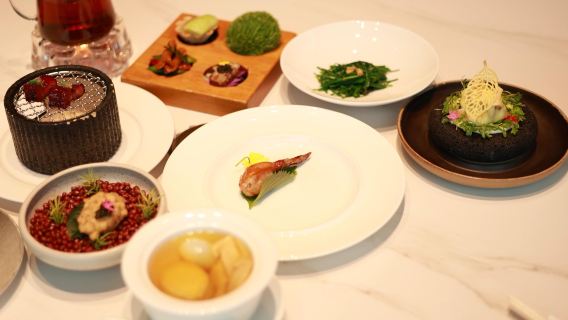 Rezerwacja stolików w popularnej restauracji Shenzhen Ming Ren Fang
