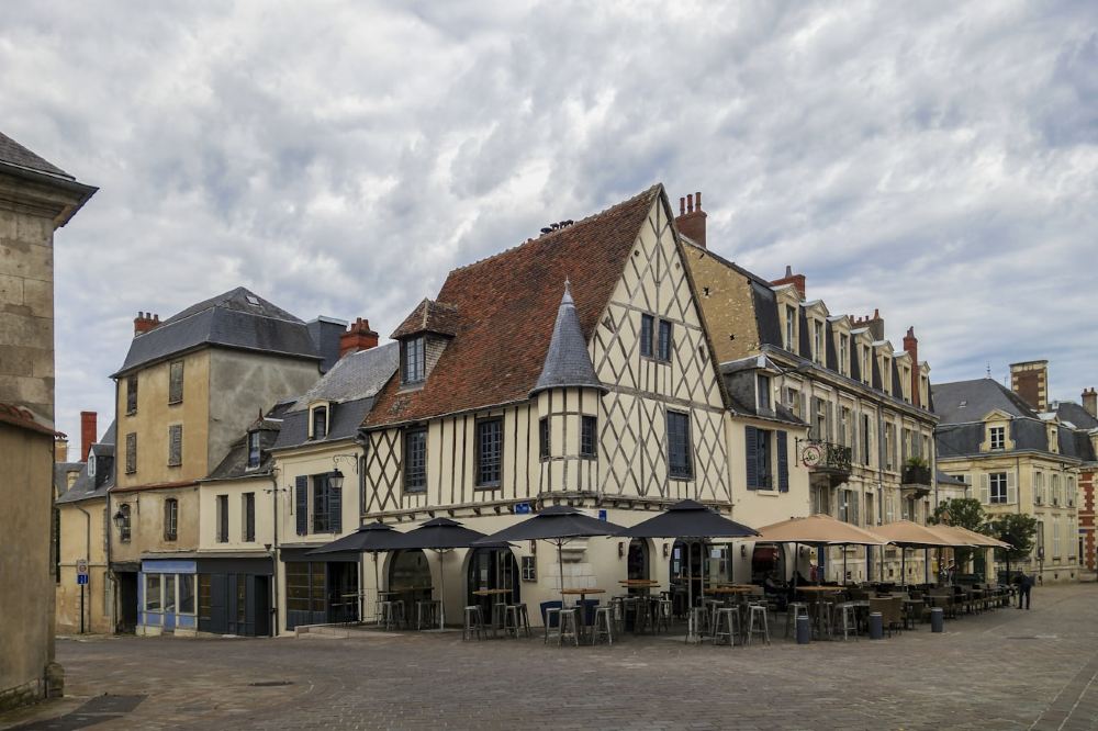 Unsloveable Riddles Bar-le-Duc Audio Tour: Echoes of Nobility and Sacred Stones | Trip.com