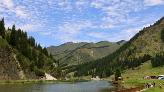 Must-see scenery in Xinjiang: One-day tour to Urumqi Tianshan Grand Canyon and Swan Lake | Enjoy the natural oxygen bar