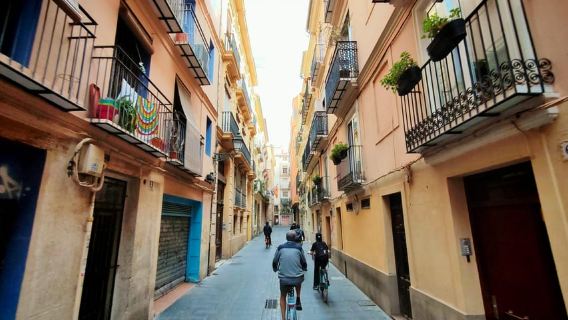 Valencia: Immersive Bike & E-Bike Storytelling Tour