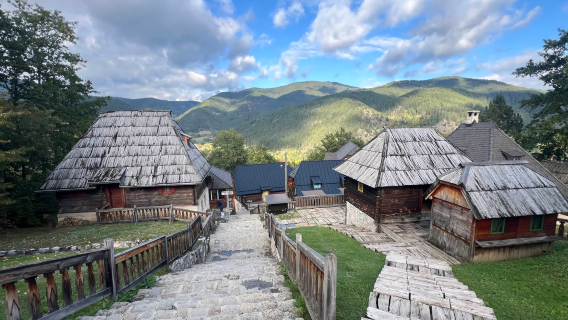 [Serbia Belgrade] Kereta api kecil Sargan 8 + lawatan sehari Kampung Kayu - Pilihan Terbaik