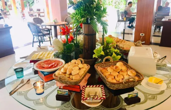 長灘島：天堂花園酒店Paradise Garden 自助午餐/自助晚餐