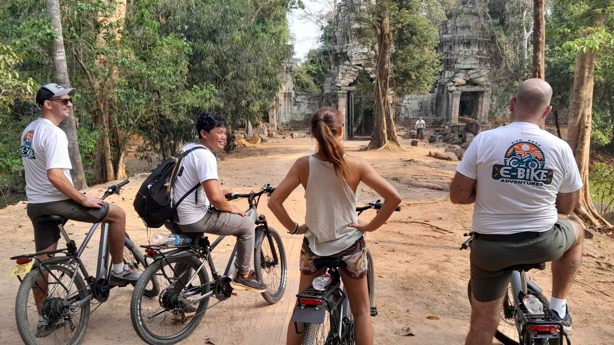 Siem Reap Angkor Wat Electric bicycle shared tour