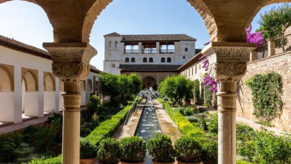 Alhambra with Nasrid Palaces Guided Tour