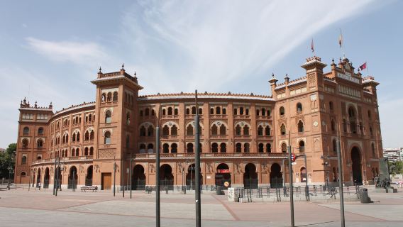 สเปน + พระราชวังแห่งมาดริด + สวนสาธารณะ El Retiro + สนามสู้วัวกระทิง Las Ventas + การแสดงฟลาเมงโก