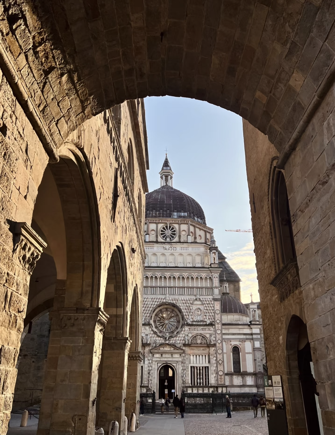 米蘭馬爾彭薩機場接駁【中文司機+飯店接駁】