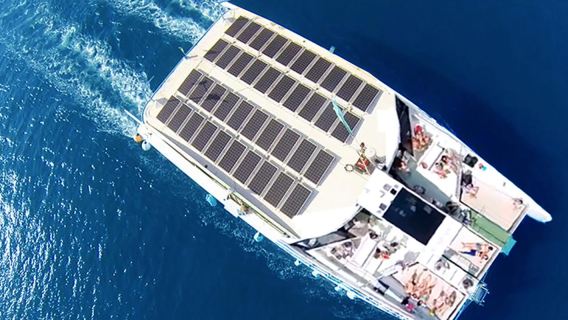 COMBO: Barcelona City Tour Hop On – Hop Off and Eco Catamaran Cruise