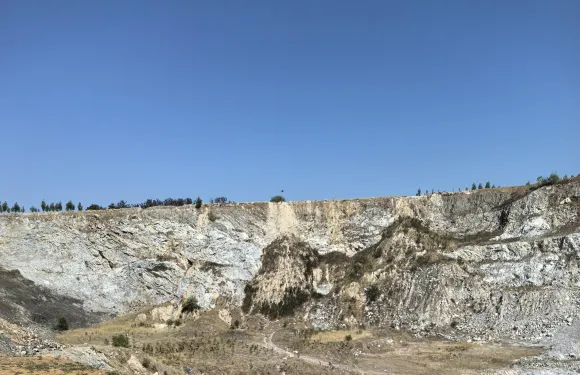 山東高密紅高粱影視城+莫言舊居+白羊山風景區一日遊中英服務