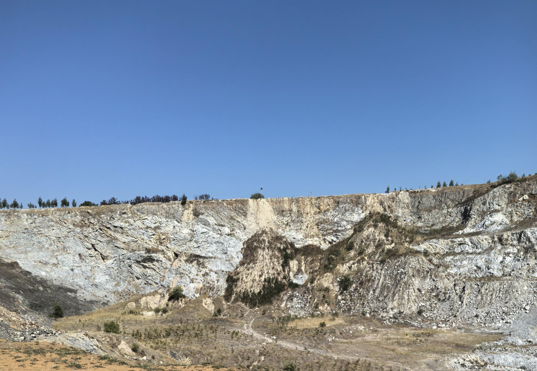 Tagesausflug zum Roten Sorghum Filmstudio in Gaomi, Shandong + Mo Yans ehemaliges Wohnhaus + Landschaftsgebiet des Weißen Ziegenbergs mit chinesischem und englischem Service