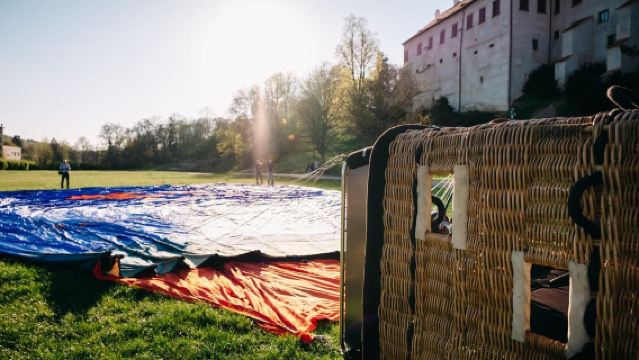 From Prague: Hot Air Balloon Ride with Champagne and Snacks