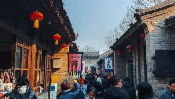 Xian Yuanjiacun Village & Han Yangling Mausoleum Private Day Tour: Explore Food & History