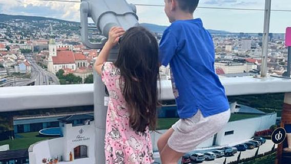 Bratislava: Old Town & UFO Bridge Evening Walking Tour