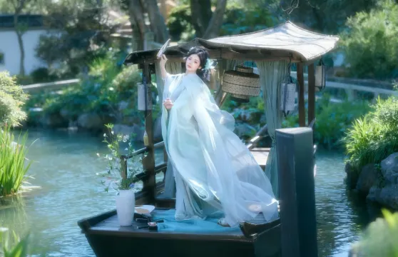 杭州旅拍【漢服租賃+可選攝影師外景跟拍體驗+服裝精美多樣+優質服務】