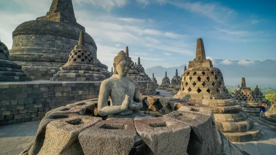 Tour al tempio di Borobudur a Yogyakarta | Escursione all'alba | Camminata fino alla cima | Esplorazione dell'aurora segreta