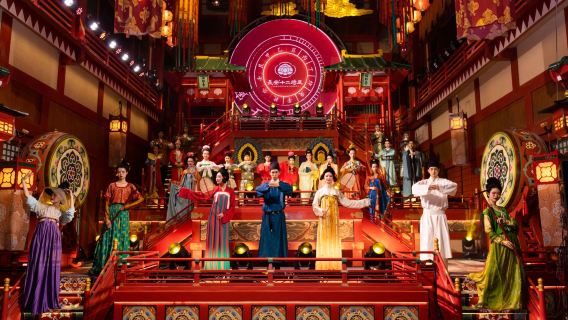 Xi'an Grand Tang Mall + Big Wild Goose Pagoda + Yongning Gate One-Day Private Chartered Tour | Alphard Driver-Guide