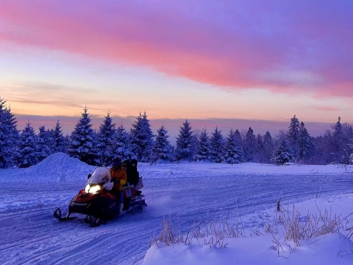 Changbai Mountain Rafting + Snow Ridge/Lao Like Lake + Enduli + Cloud Top Palace Day Tour