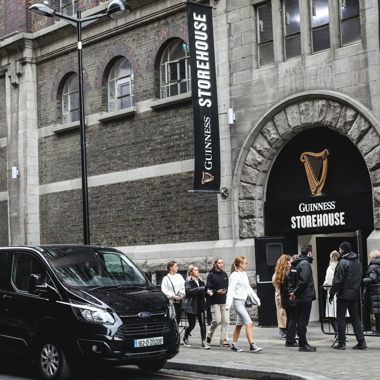 Guinness Storehouse: Entry Ticket + Perfect Pint Pub Tour